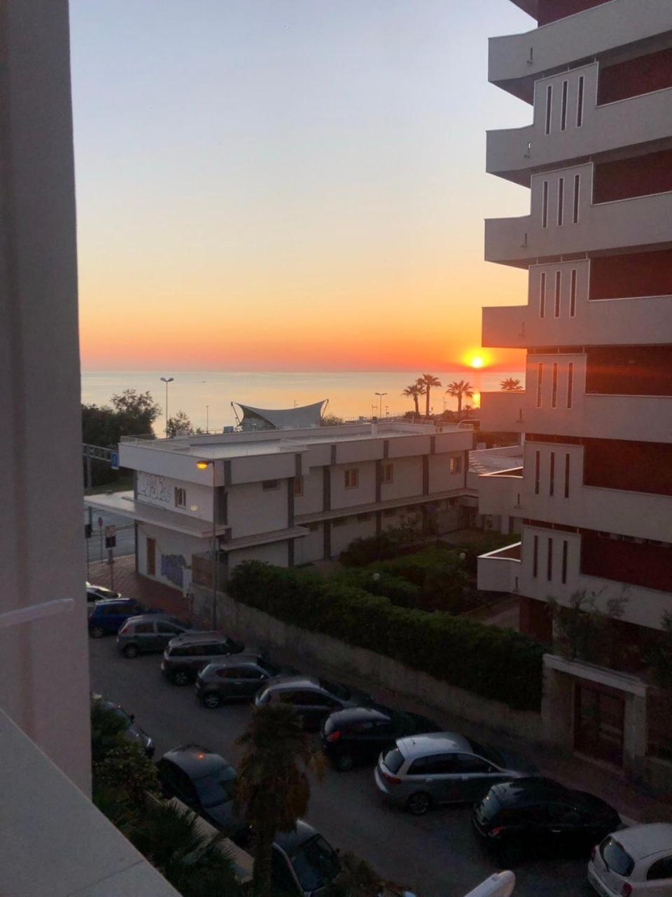 Hotel Zen Sea View Bari Esterno foto